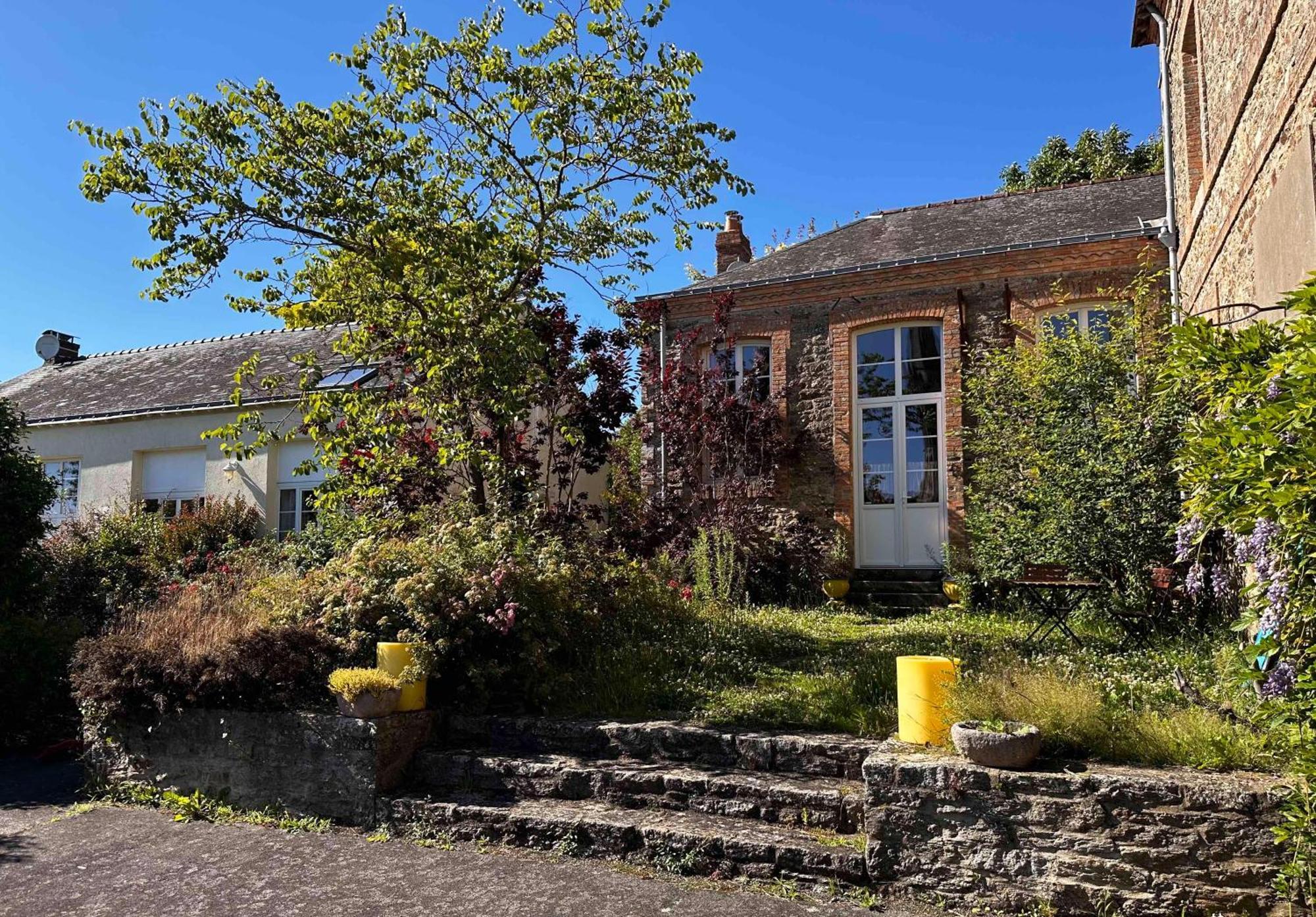 Cottage Dans Ancienne Ecole De 1850 - 2 A 4 Personnes 米西亚克 外观 照片